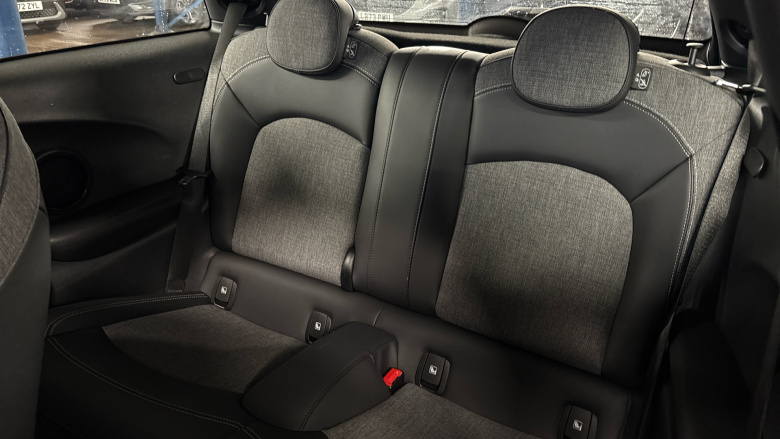 MINI Hatchback 135kW Cooper S Level 2 33kWh 3dr Auto Electric Hatchback